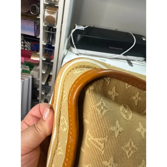 Women's Louis Vuitton Beige Brown Monogram Canvas Crossbody Bag One Size - Picture 15 of 16
